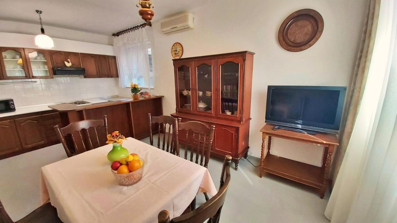 Apartment Cedo Omiš Exterior foto
