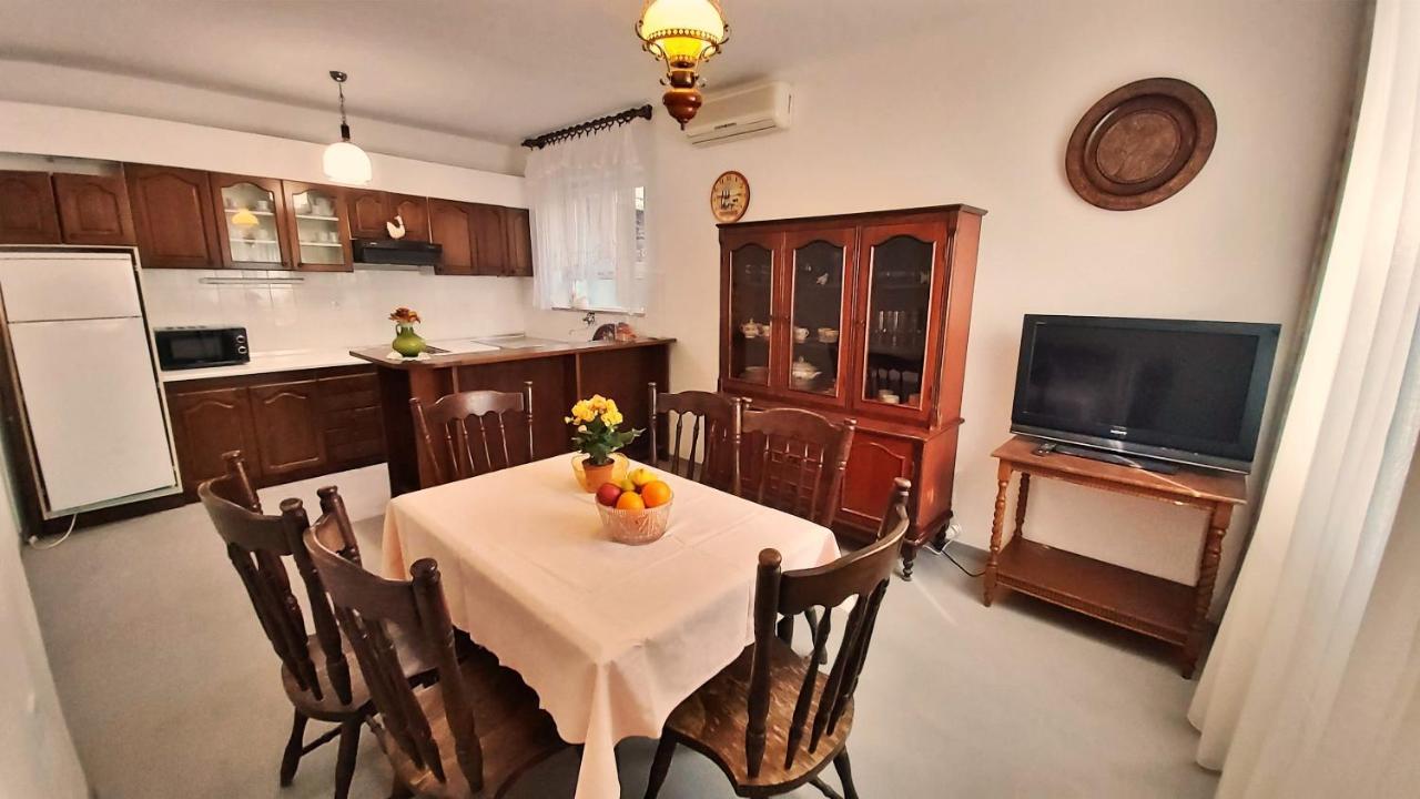 Apartment Cedo Omiš Exterior foto