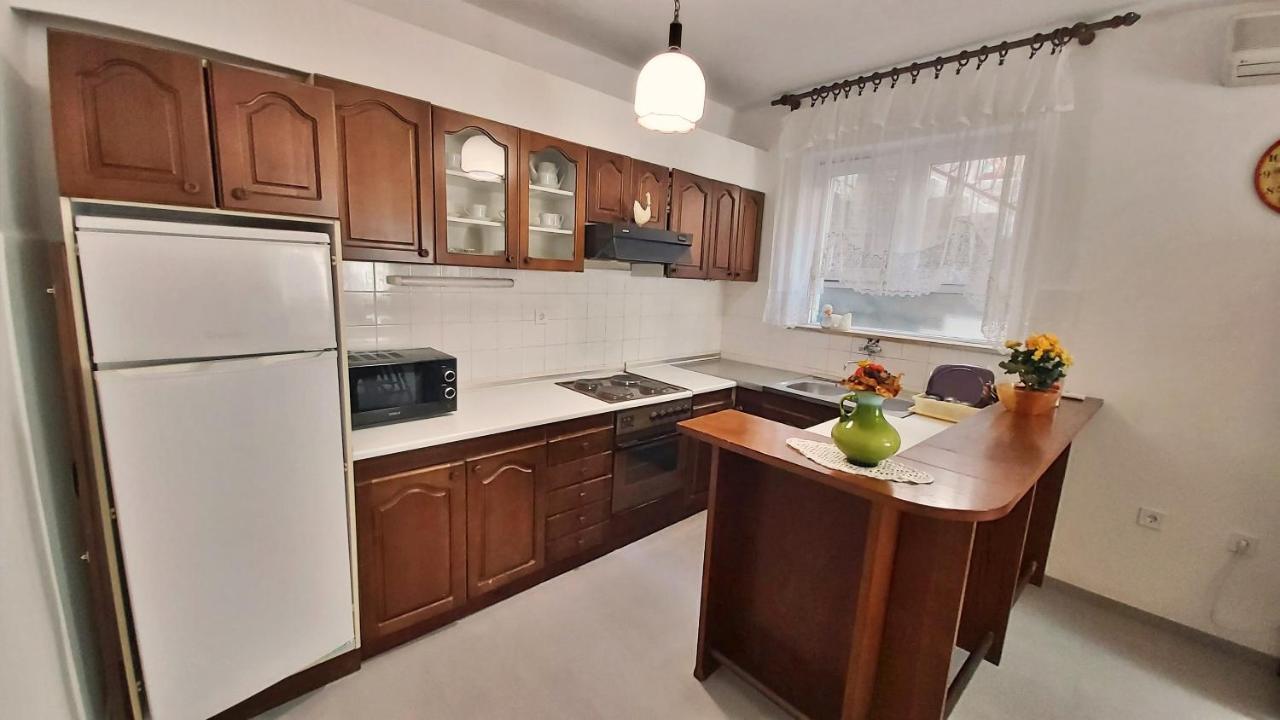 Apartment Cedo Omiš Exterior foto